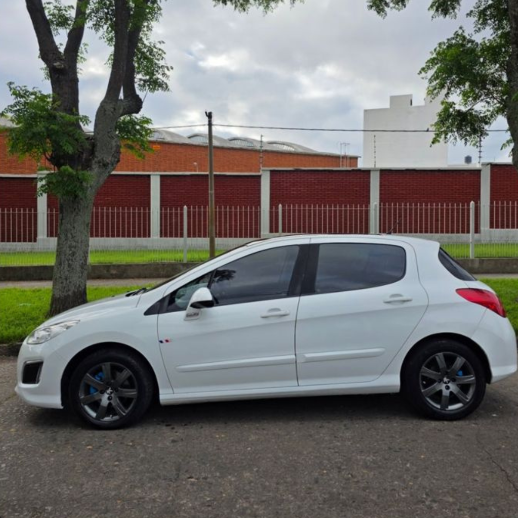 Nunca vi el blanco brillar así ✨ Javi P.